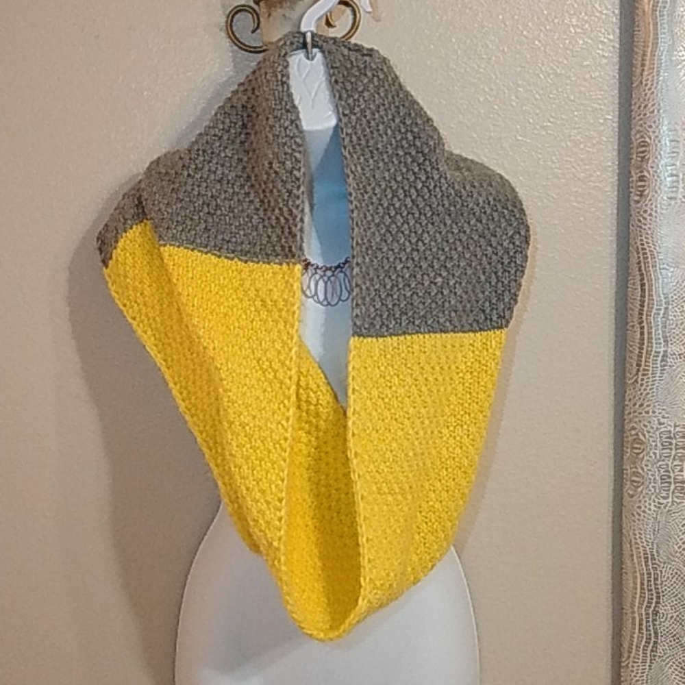 Gap infinity scarf